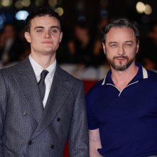 California Schemin': James McAvoy sul tappeto rosso al Festival del Cinema di Roma