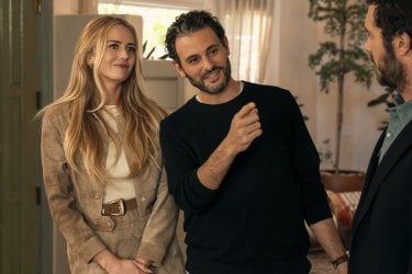 Nobody Wants This Justine Lupe Arian Moayed Scena Seconda Stagione Serie Tv Netflix