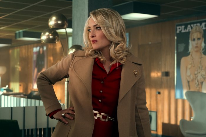 Mrs Playmen, recensione dei primi episodi: la rivoluzione di Adelina Tattilo. Tra morale ed erotismo