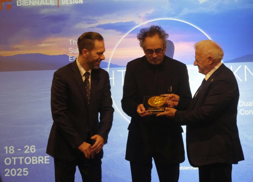 Tim Burton Premiazione Biennale Florence 2025 2