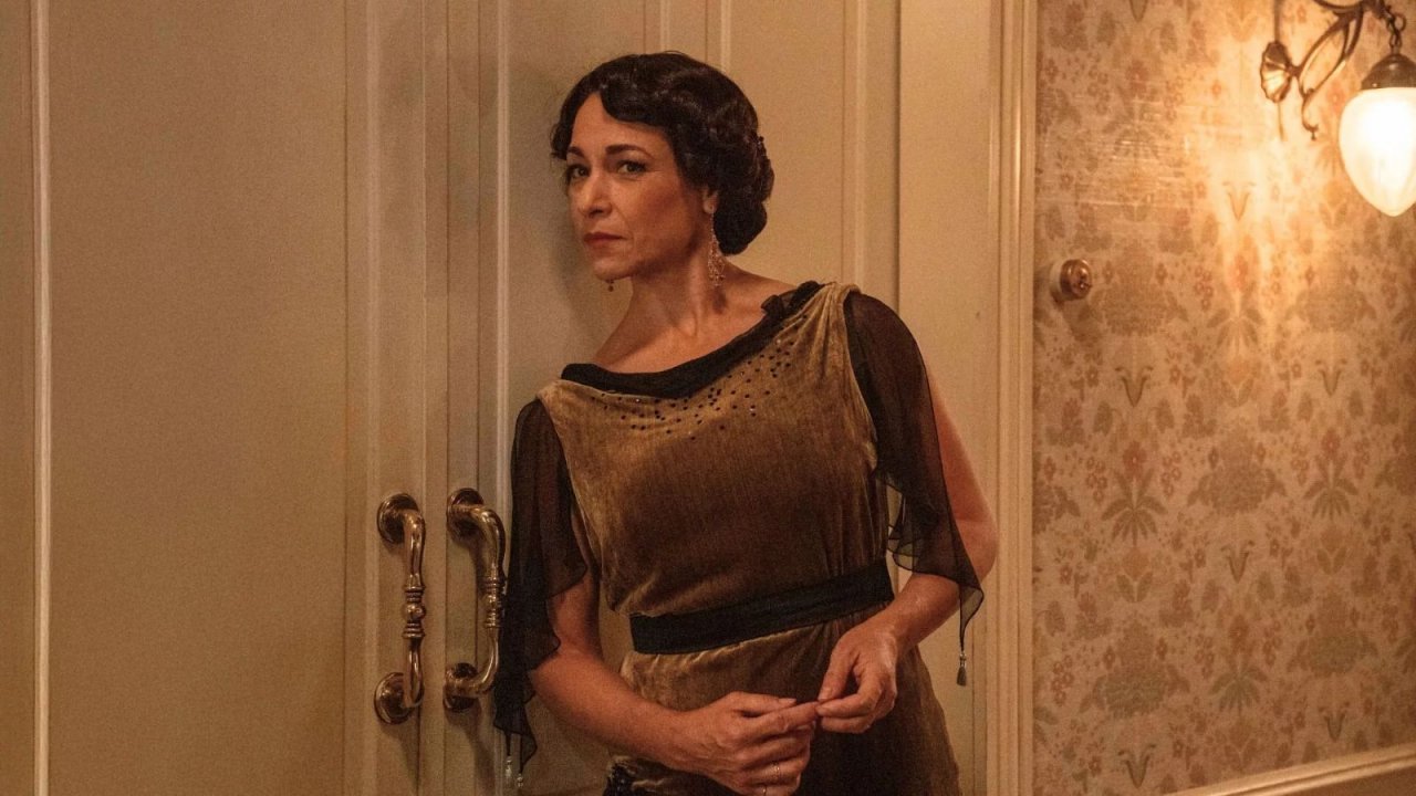 Leocadia de Figueroa è interpretata dall'attrice Isabel Serrano