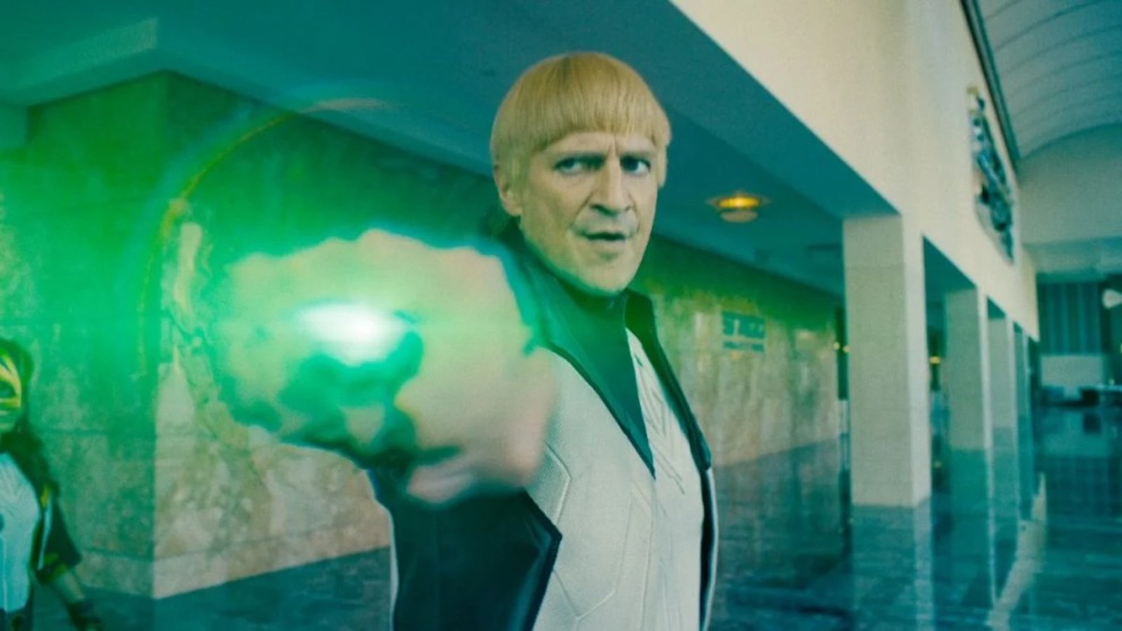 Nathan Fillion è Guy Gardner in una scena di Superman
