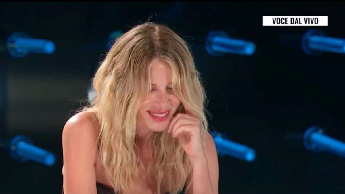 Tale e Quale Show: "Alessia Marcuzzi pagata per elogiare Antonella Fiordelisi? ", la replica della giurata Tale e Quale Show: "Alessia Marcuzzi pagata per elogiare Antonella Fiordelisi? ", la replica della giurata