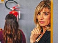 La preside, recensione: una grande Luisa Ranieri e la scuola come luogo di speranza