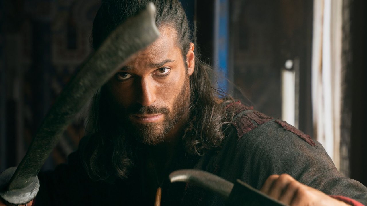 Can Yaman in una scena di Sandokan