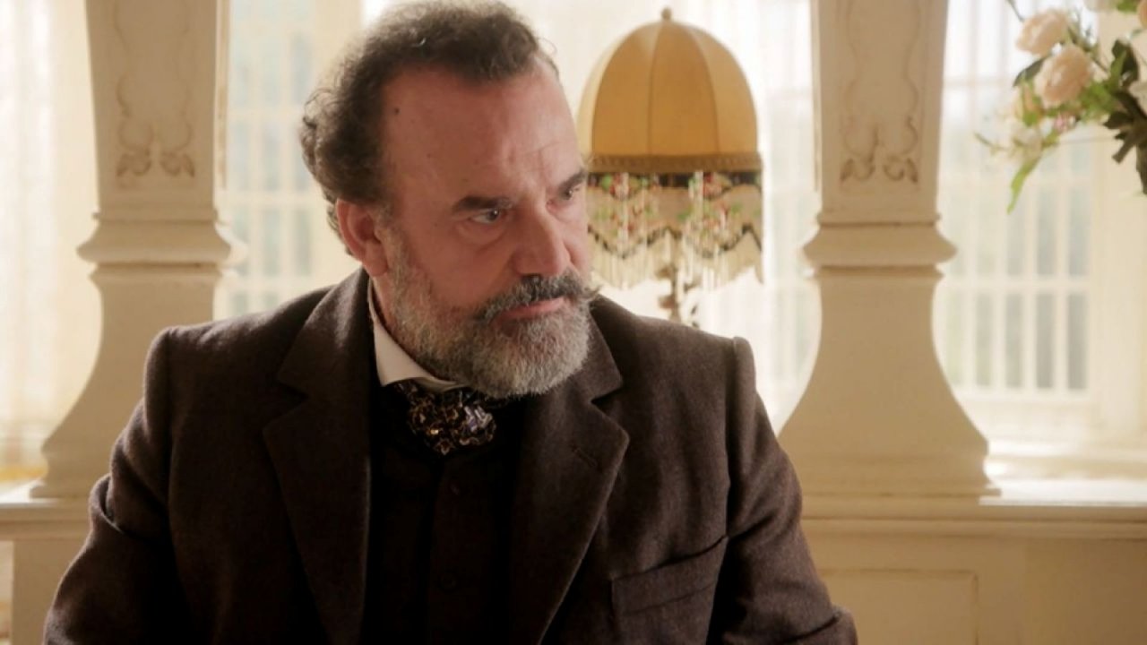 Don Alonso interpretato da Manuel Regueiro