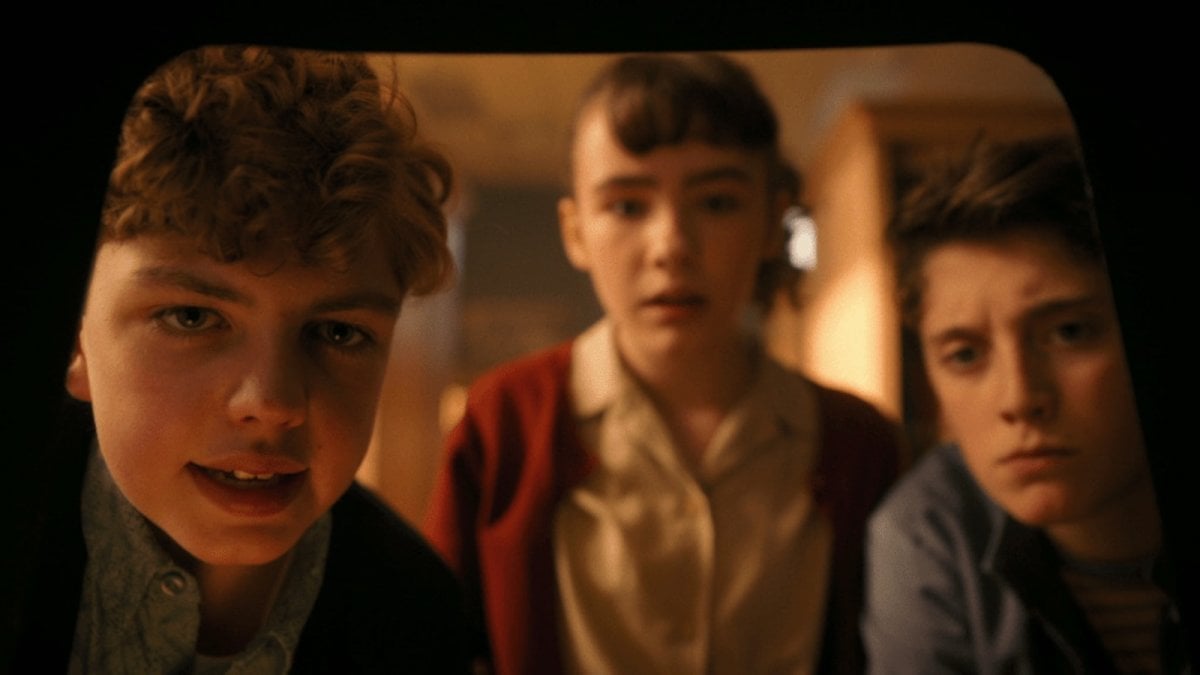 it welcome to derry l easter egg di batman nel primo episodio che forse vi 232 sfuggito da Movieplayer.it it welcome to derry l easter egg di batman nel primo episodio che forse vi 232 sfuggito