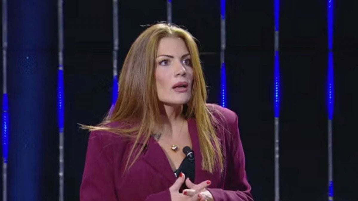 Grande Fratello, anticipazioni quinta puntata, Valentina torna nella Casa: confronto infuocato con Domenico Grande Fratello, anticipazioni quinta puntata, Valentina torna nella Casa: confronto infuocato con Domenico