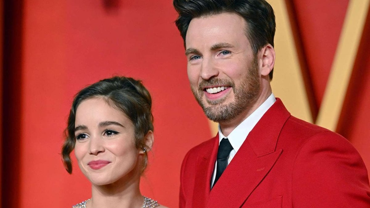 Chris Evans e Alba Baptista sono diventati genitori, svelato il nome della loro figlia