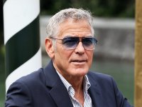 Call My Agent, la popolare serie francese diventa un film Netflix: George Clooney vola a Parigi per le riprese