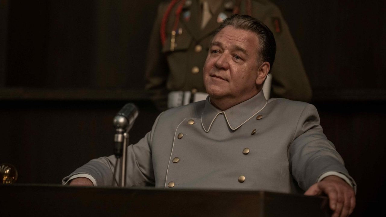 Norimberga: Russell Crowe conferma i piani del Partito Nazista nella prima clip