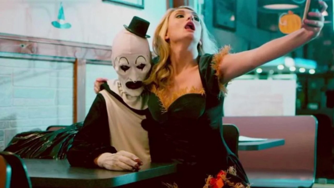 Catherine Corcoran con Art the Clown