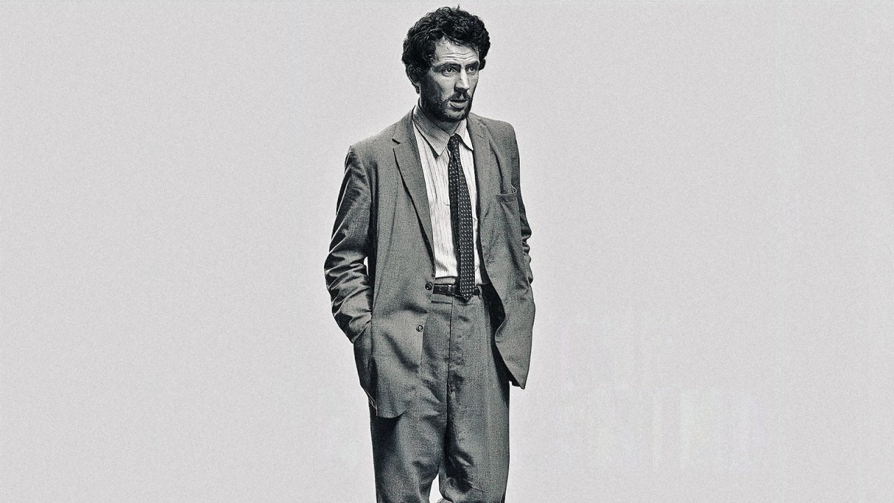 Josh O’Connor in una scena di The Mastermind