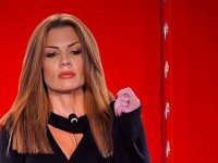 Valentina contro Domenico al Grande Fratello: una sceneggiata tra lacrime, accuse e un bacio di troppo