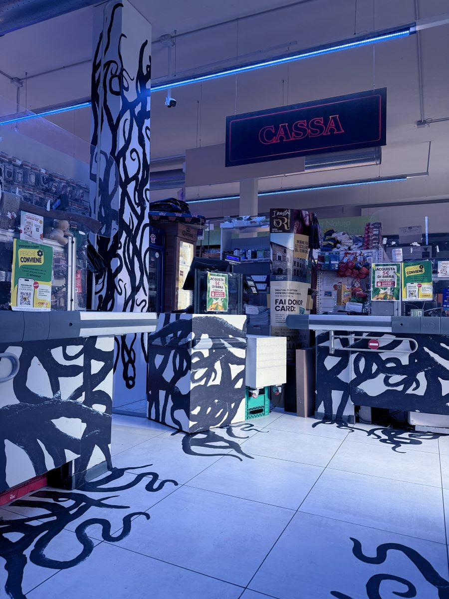 Conad Stranger Things Lucca Interno