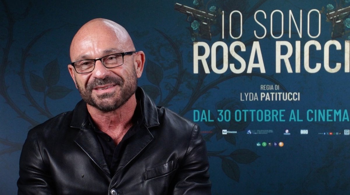 Io sono Rosa Ricci, intervista a Raiz: "Don Salvatore è un antieroe tragico" Io sono Rosa Ricci, intervista a Raiz: "Don Salvatore è un antieroe tragico"
