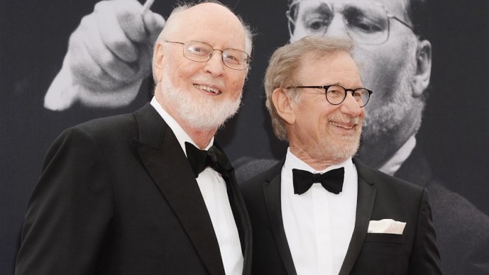 John Williams 'rinuncia' alla pensione per Steven Spielberg: a 93 anni al lavoro per il nuovo film sugli UFO