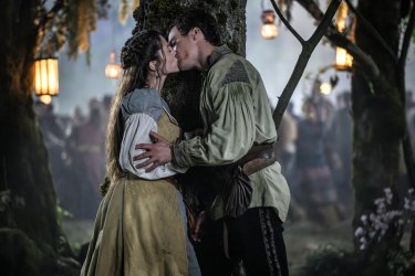 Robin Hood Jack Patten Lauren Mcqueen Scena Serie Tv Mgm Plus