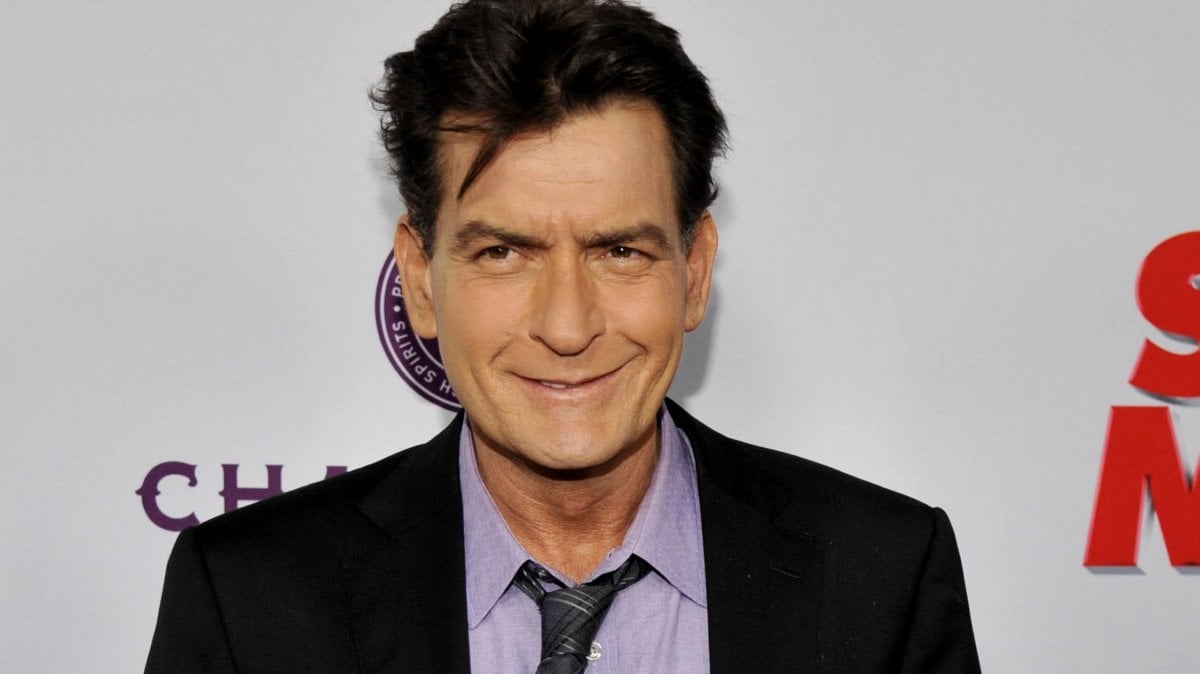 Nato il quattro luglio, Charlie Sheen "Oliver Stone mi tradì dando il ruolo a Tom Cruise, ma lui era da Oscar" Nato il quattro luglio, Charlie Sheen "Oliver Stone mi tradì dando il ruolo a Tom Cruise, ma lui era da Oscar"