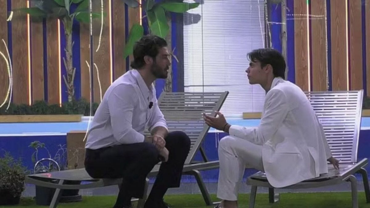 grande fratello scintille tra omer e simone dopo la diretta francesca accende la miccia e jonas sbotta da Movieplayer.it grande fratello scintille tra omer e simone dopo la diretta francesca accende la miccia e jonas sbotta