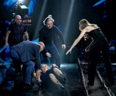 Iva Zanicchi Cade A Belve