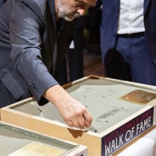 Luc Besson partecipa alla cerimonia del calco delle mani di Lucca Comics & Games 2025