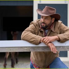 Sotto le luci di Natale: Antonio Cayonne in un frame