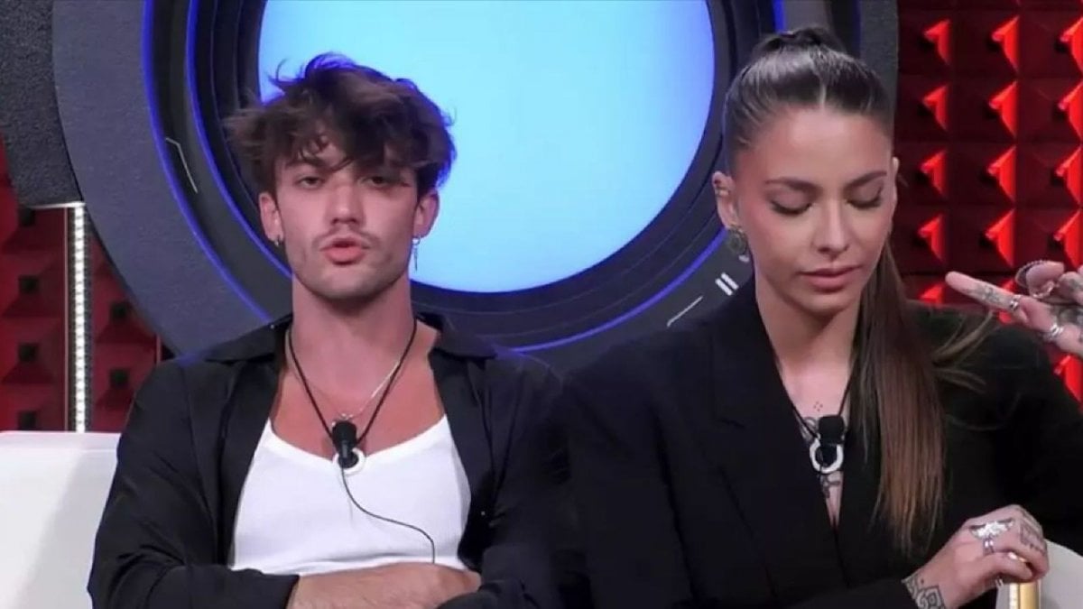 Grande Fratello, cresce il feeling tra Jonas Pepe e Anita Mazzotta: “Mia mamma mi avrebbe detto cosa fare” Grande Fratello, cresce il feeling tra Jonas Pepe e Anita Mazzotta: “Mia mamma mi avrebbe detto cosa fare”