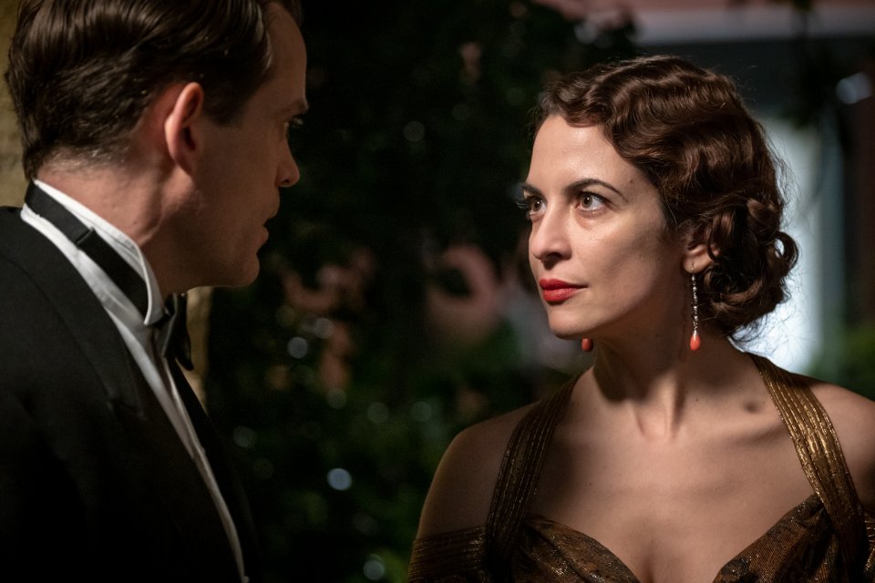 Il Commissario Ricciardi Christoph Hulsen Serena Iansiti Scena Terza Stagione Serie Tv Rai