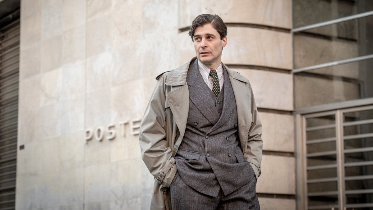 Il Commissario Ricciardi 3, Lino Guanciale: "Una serie contro il fascismo? È sempre importante" Il Commissario Ricciardi 3, Lino Guanciale: "Una serie contro il fascismo? È sempre importante"