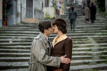 Il Commissario Ricciardi Lino Guanciale Maria Vera Ratti Scena Terza Stagione Serie Tv Rai