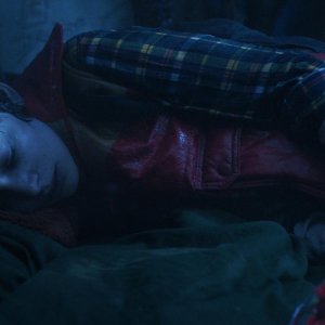 Stranger Things 5: Noah Schnapp in una scena nel Sottosopra nel 1983
