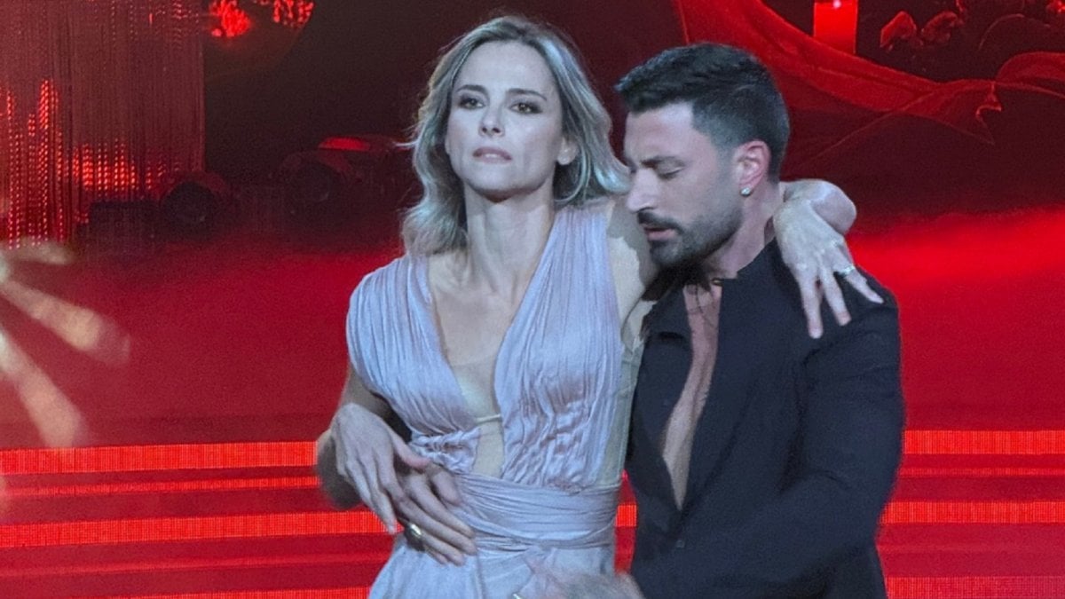 ballando con le stelle pagelle settima puntata magnini torero contro tutti fialdini vince senza ballare da Movieplayer.it ballando con le stelle pagelle settima puntata magnini torero contro tutti fialdini vince senza ballare