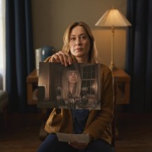 Shelby Oaks - Il covo del male: Camille Sullivan in una scena