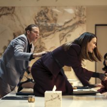 Sarah Paulson agguerrita durante un confronto legale