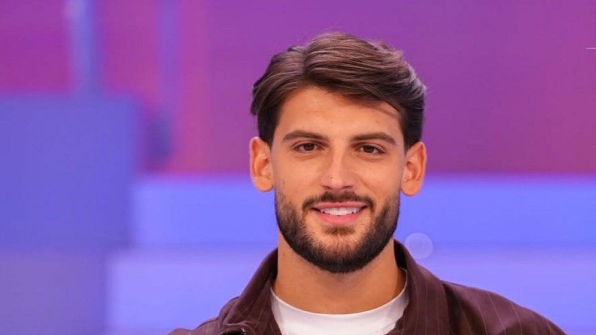 uomini e donne anticipazioni ciro solimeno conosce le prime corteggiatrici una coppia lascia il programma