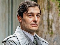 Il Commissario Ricciardi 3, recensione: una prima serata all'insegna di introspezione e vecchi traumi