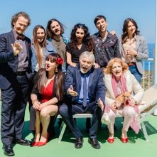Due famiglie, un funerale: il cast in una foto