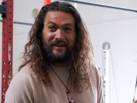 Jason Momoa star di Nomad, la nuova serie del creatore di Sons of Anarchy