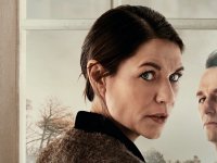 The Beast in Me, recensione: una riflessione su menzogne e violenza travestita da thriller psicologico