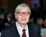 Vittorio Sgarbi su Rai 1, la figlia Evelina: 'Trascinato per il libro, sceneggiata mi ha raggelato il cuore'