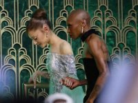 Ariana Grande aggredita da un 'fan' a Singapore, Cynthia Erivo la difende sul red carpet di Wicked - Parte 2