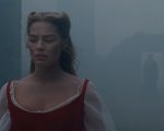 Margot Robbie e Jacob Elordi sono due amanti divisi dal destino nel nuovo trailer di Cime Tempestose