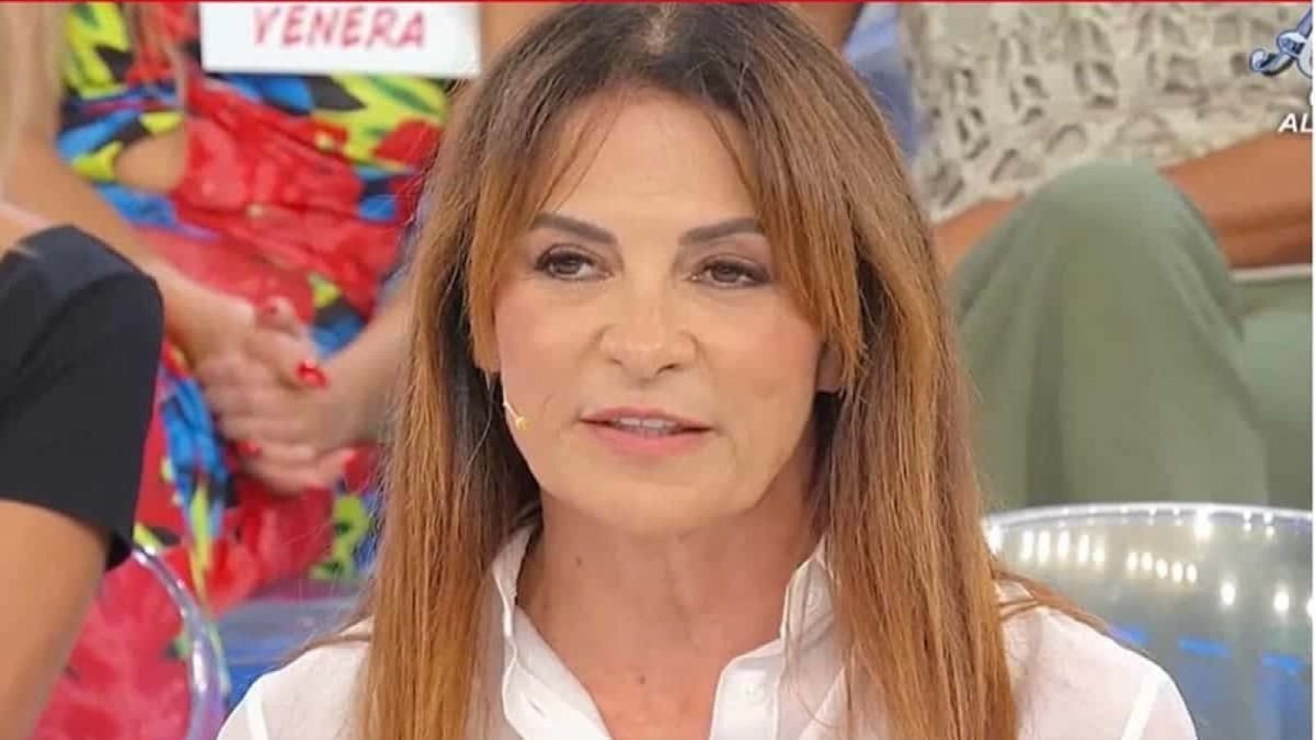 Uomini e Donne, gelo in studio: Paolo rifiuta di ballare con Marina, Gianni e Tina infuriati