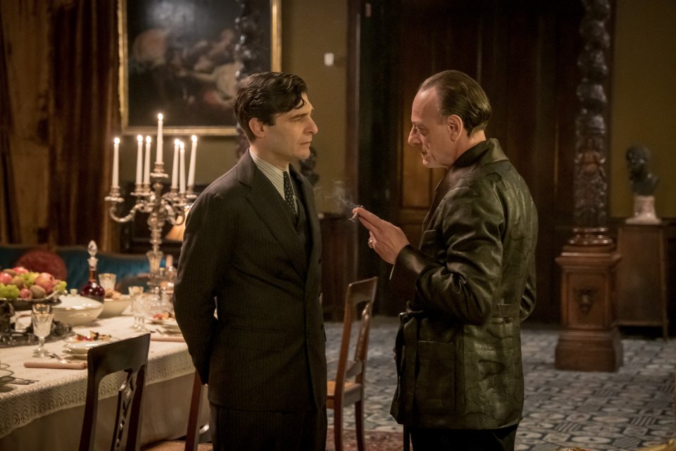 Il Commissario Ricciardi Lino Guanciale Massimiliano Rossi Scena Terza Stagione Serie Tv Rai