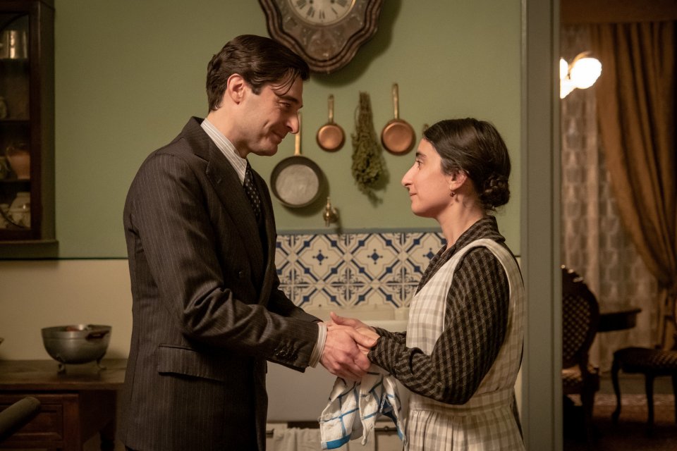 Il Commissario Ricciardi Lino Guanciale Veronica Delia Scena Terza Stagione Serie Tv Rai