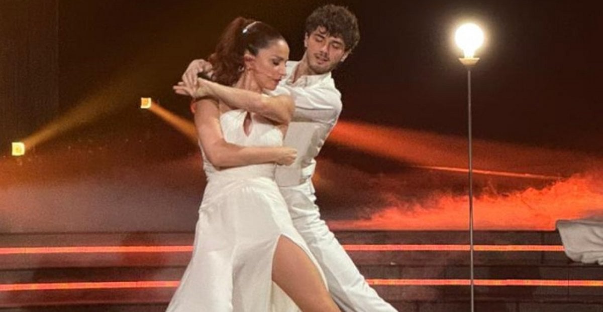 Ballando con le Stelle, pagelle ottava puntata: Colombari e Delogu verso il podio, il mappazzone di Milly Ballando con le Stelle, pagelle ottava puntata: Colombari e Delogu verso il podio, il mappazzone di Milly