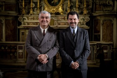 Il Commissario Ricciardi Antonio Milo Enrico Ianniello Foto Terza Stagione Serie Tv Rai