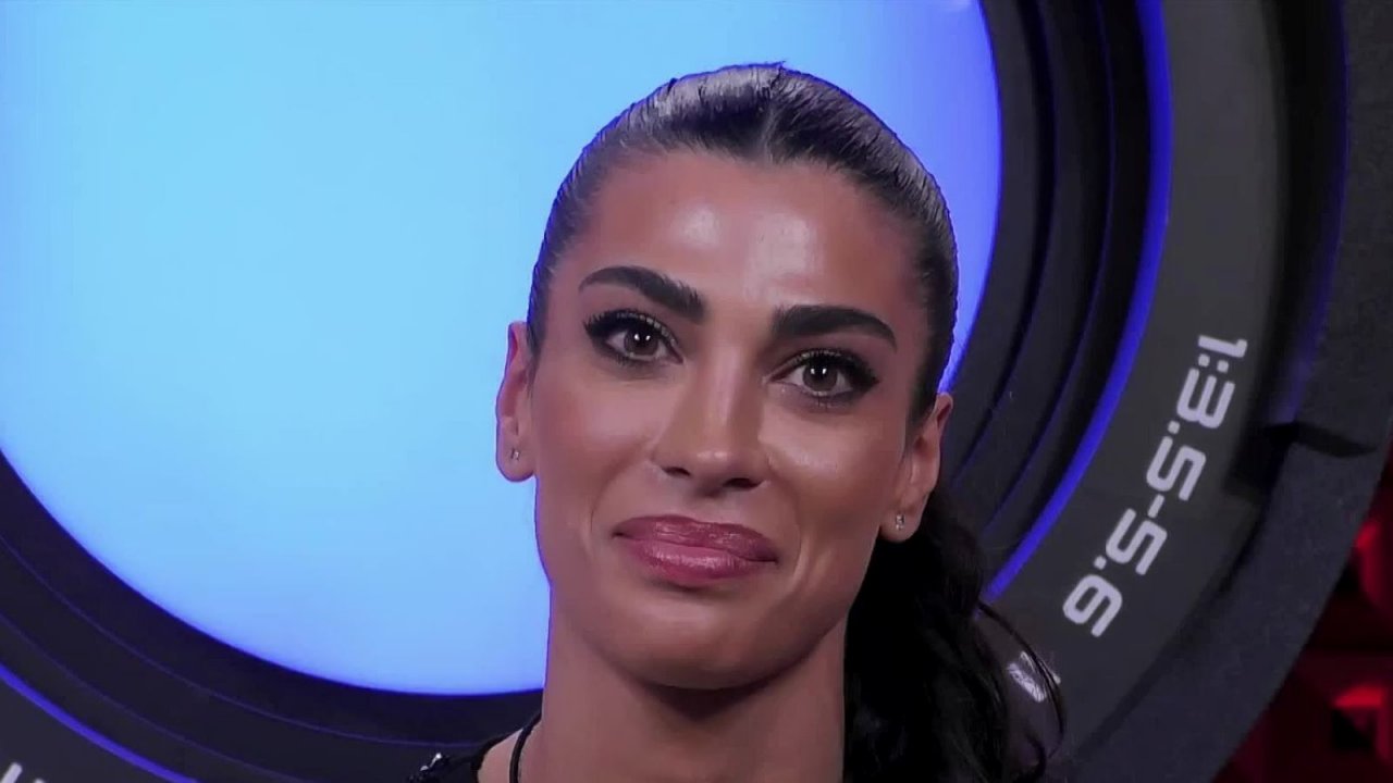 Rasha Younes nel Confessionale del Grande Fratello