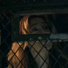 Shelby Oaks - Il covo del male: Camille Sullivan in una sequenza